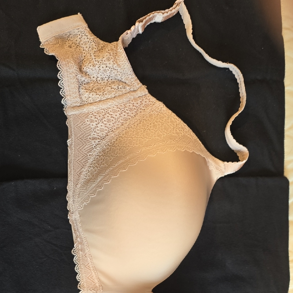 Bare Necessities Lace Accent Bra - Cream